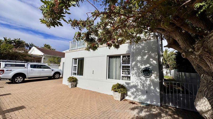 To Let 3 Bedroom Property for Rent in Kommetjie Western Cape